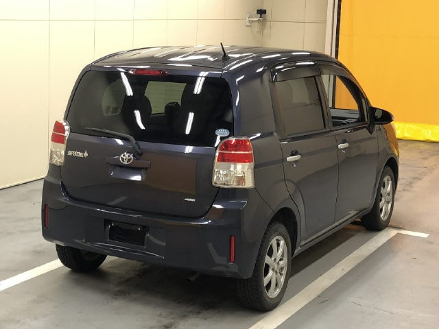 TOYOTA SPADE 2013
