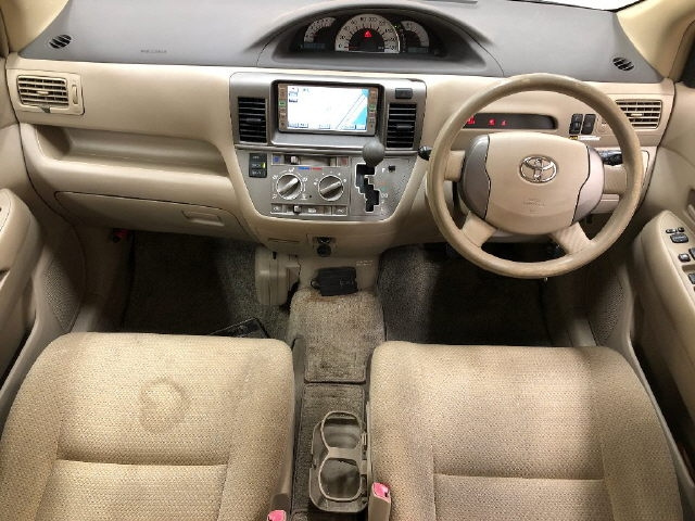 TOYOTA RAUM 2008