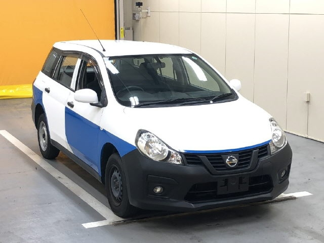 NISSAN AD 2021
