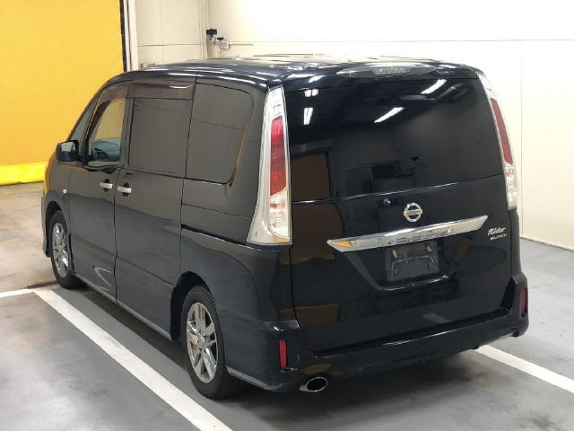 NISSAN SERENA 2011