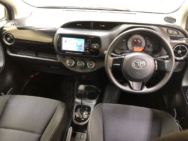 TOYOTA VITZ 2018