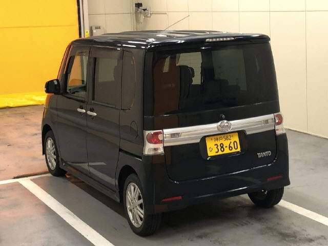 DAIHATSU TANTO 2010