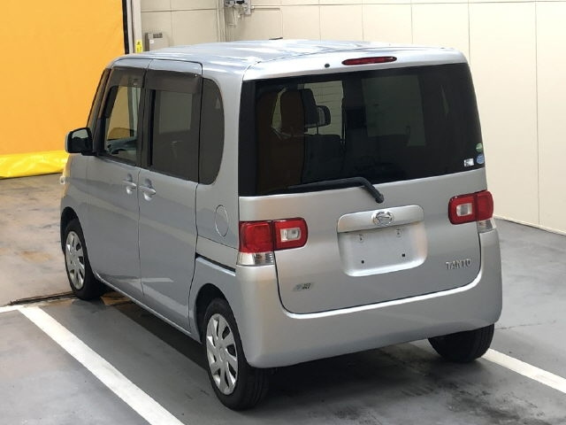 DAIHATSU TANTO 2012