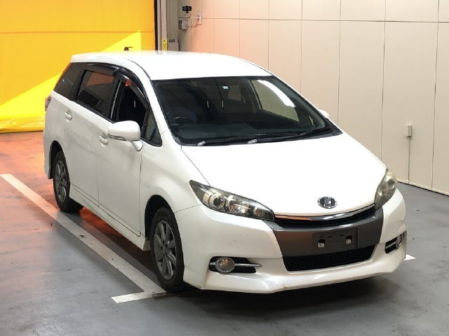 TOYOTA WISH 2015