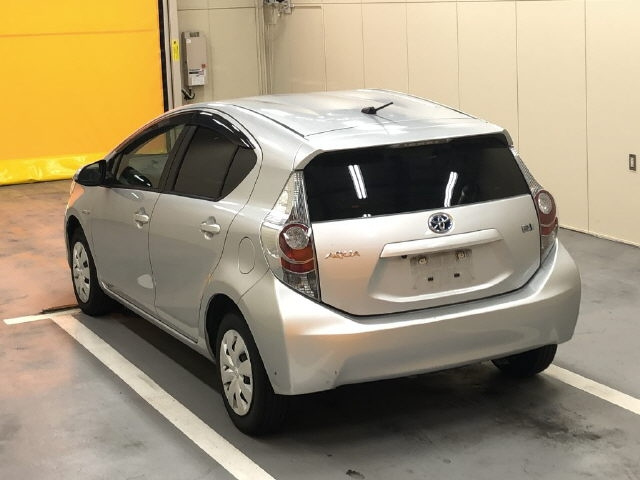 TOYOTA AQUA 2012