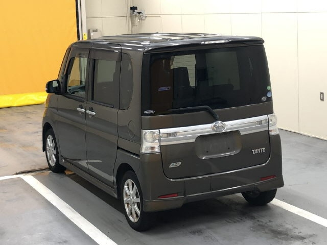 DAIHATSU TANTO 2012