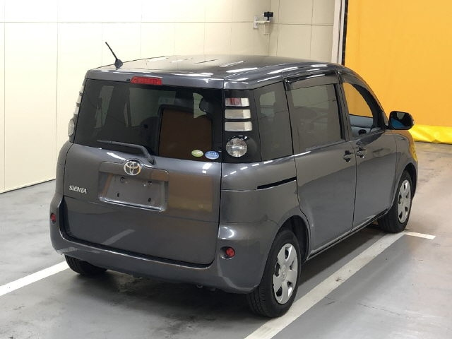 TOYOTA SIENTA 2009