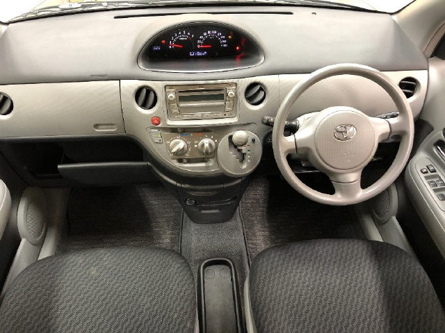 TOYOTA SIENTA 2009