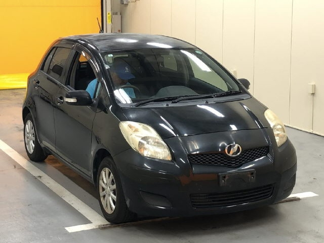 TOYOTA VITZ 2009