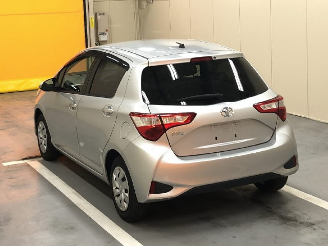 TOYOTA VITZ 2019