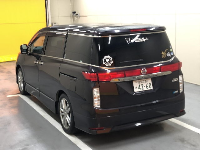 NISSAN ELGRAND 2010