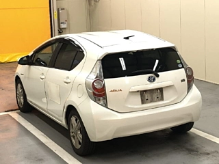 TOYOTA AQUA 2013