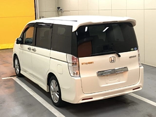 HONDA STEP WAGON 2011