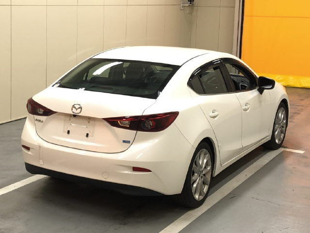MAZDA AXELA 2017