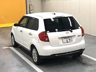 MAZDA VERISA 2011