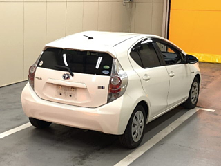 TOYOTA AQUA 2012