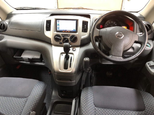 NISSAN NV200 2017