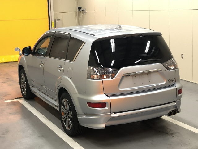 MITSUBISHI OUTLANDER 2010