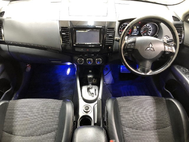 MITSUBISHI OUTLANDER 2010