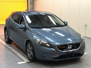 VOLVO V40 2014