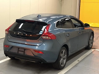 VOLVO V40 2014
