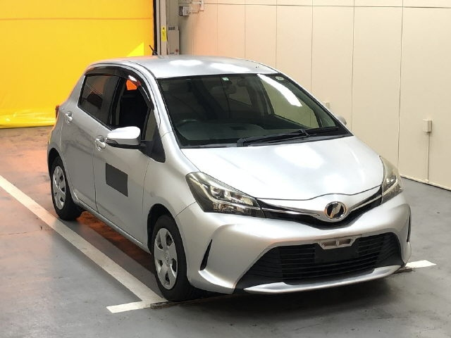 TOYOTA VITZ 2014