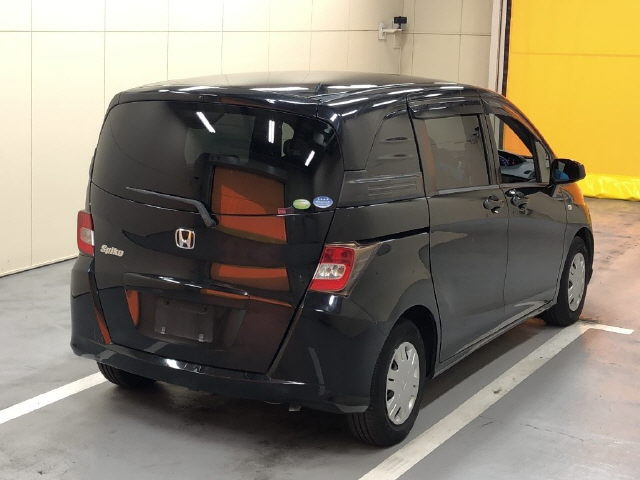 HONDA FREED 2010