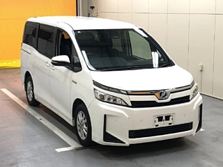 TOYOTA VOXY 2019