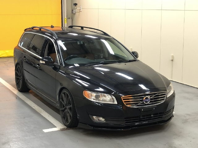 VOLVO V70 2010