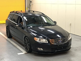 VOLVO V70 2010