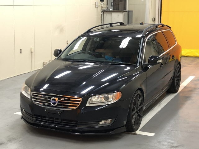 VOLVO V70 2010