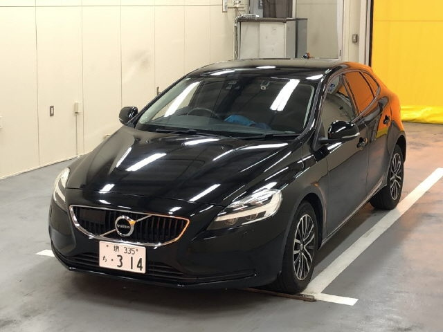 VOLVO V40 2018