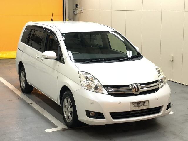 TOYOTA ISIS 2013