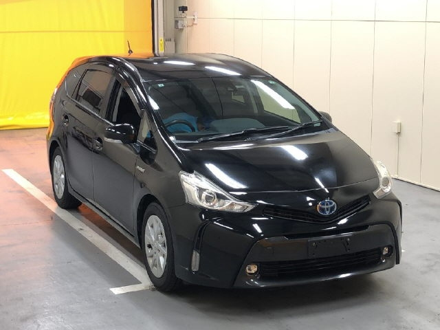 TOYOTA PRIUS ALPHA 2015