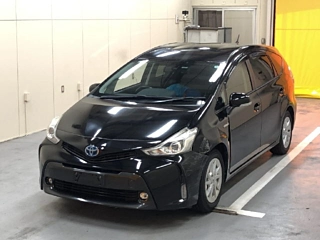 TOYOTA PRIUS ALPHA 2015