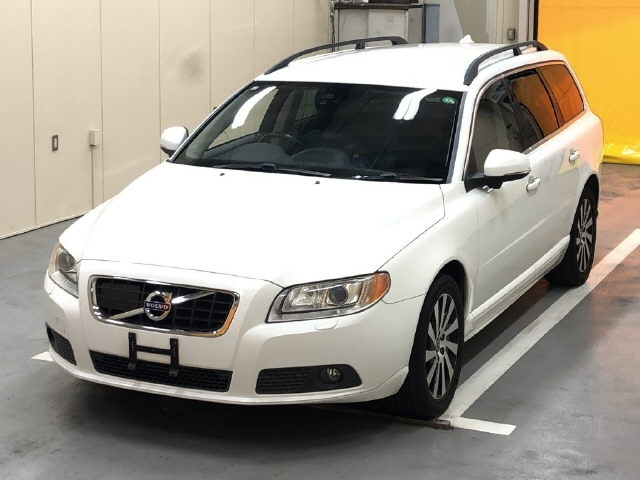 VOLVO V70 2013