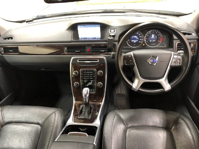 VOLVO V70 2013
