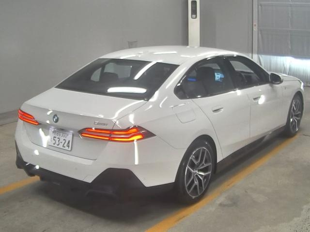 BMW 5 SERIES 2024