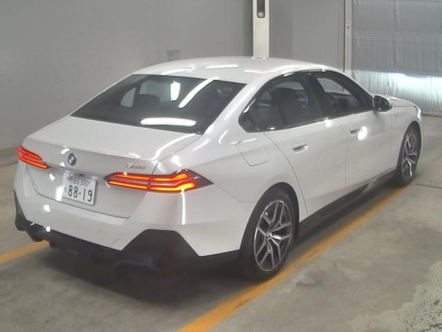 BMW 5 SERIES 2024