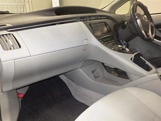 TOYOTA PRIUS 2011