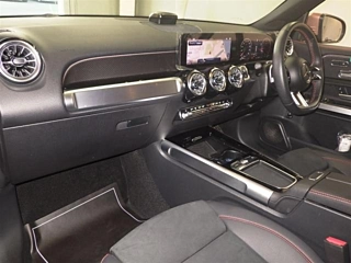 MERCEDES BENZ GLB 2024