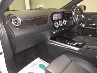 MERCEDES BENZ GLA CLASS 2022