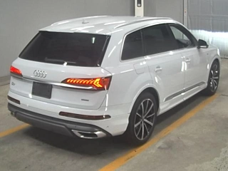 AUDI Q7 2020