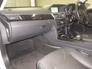 MERCEDES BENZ E CLASS 2011