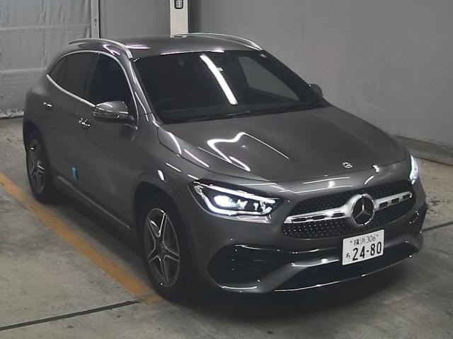 MERCEDES BENZ GLA CLASS 2023