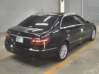 MERCEDES BENZ E CLASS 2010