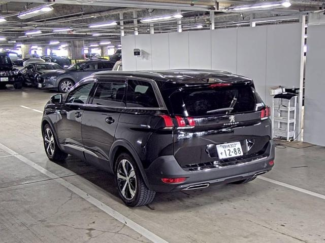 PEUGEOT 5008 2017