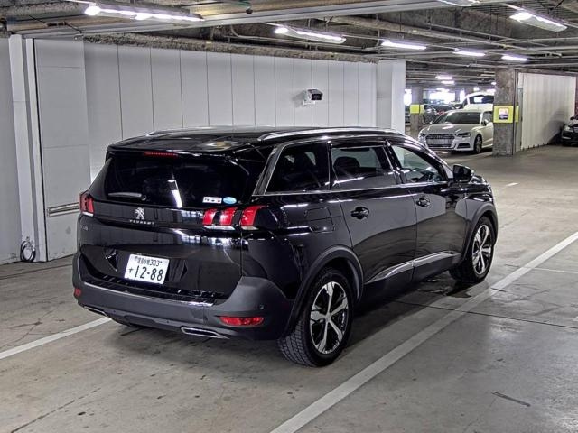 PEUGEOT 5008 2017