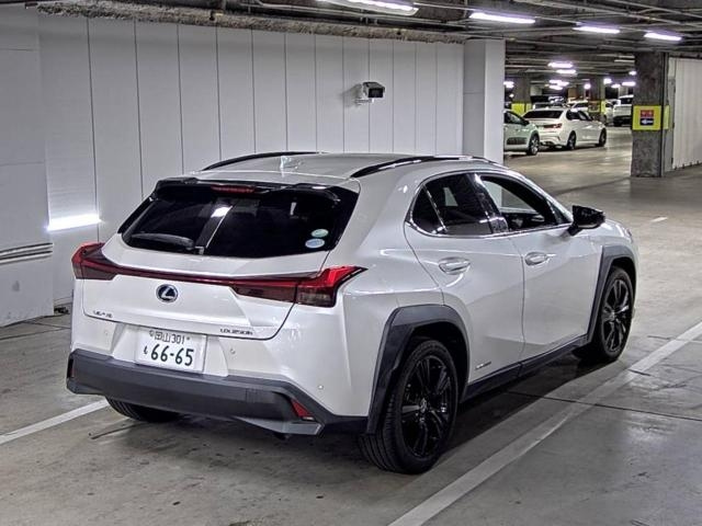 LEXUS UX 2021