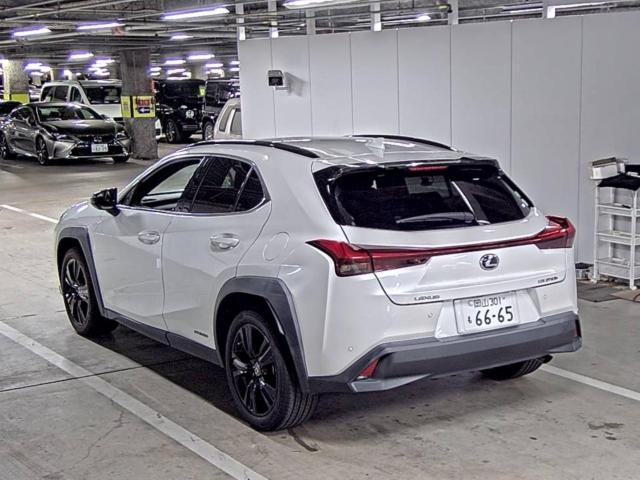 LEXUS UX 2021